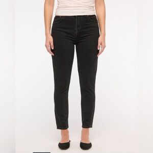 Abercrombie & Fitch Curve Love High Rise Skinny Jean - Short